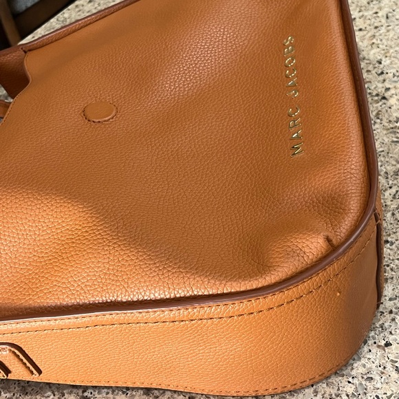 🔥🔥NEW MARC JACOBS
"THE GROOVE LEATHER HOBO BAG" (NWT) Paid $425🔥🔥 - Picture 7 of 16